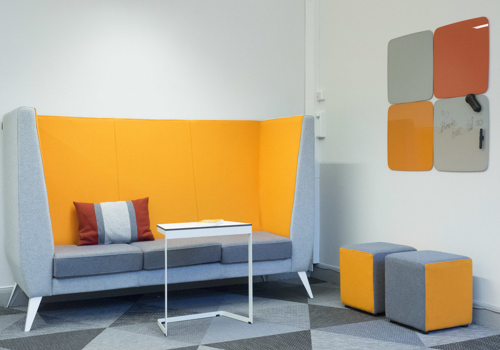 POLLY Pod Seating for 1 person or excellent collaborative spaces, up to 6 people 1 POLLY Pod Seating for 1 person or excellent collaborative spaces, up to 6 people