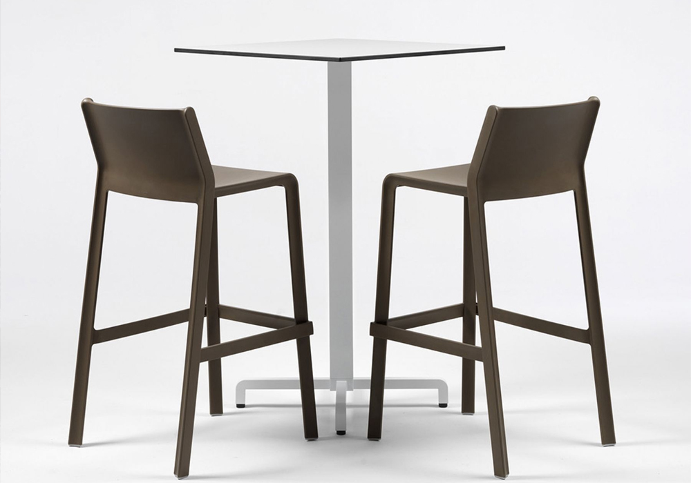 Trill fiberglass Stool polypropylene and 100 % recyclable. Stackable. 1 Trill fiberglass Stool polypropylene and 100 % recyclable. Stackable.