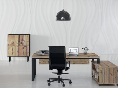 Prestige Executive Desk 25mm Top, 3mm Edge, Square Leg, Black or Chrome Finish.