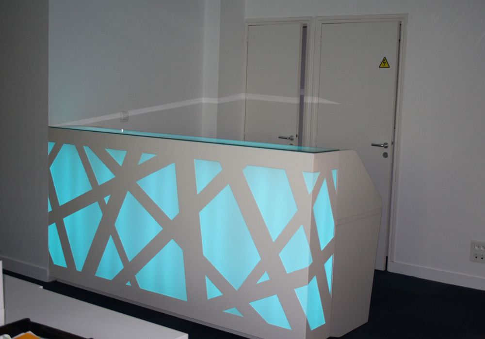ZIG-ZAG Modular Reception Unit with adjustable LED backlit glass front 1 ZIG-ZAG Modular Reception Unit with adjustable LED backlit glass front