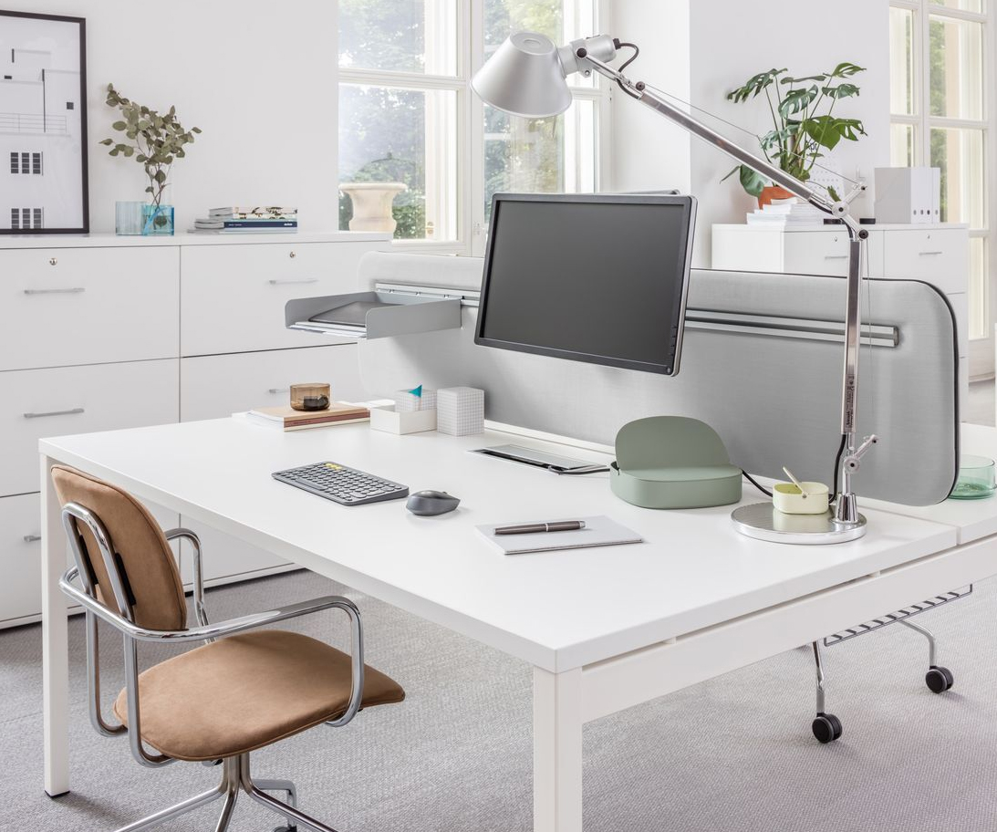 OGI Y Bench Desking - Two workstations with metal straight legs 3 OGI Y bench desk