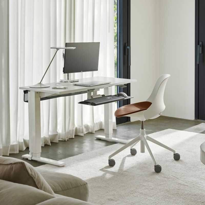 Trea Meeting Chair – Clean Aesthetic with High-Functioning Ergonomic Support 1 Trea Meeting Chair