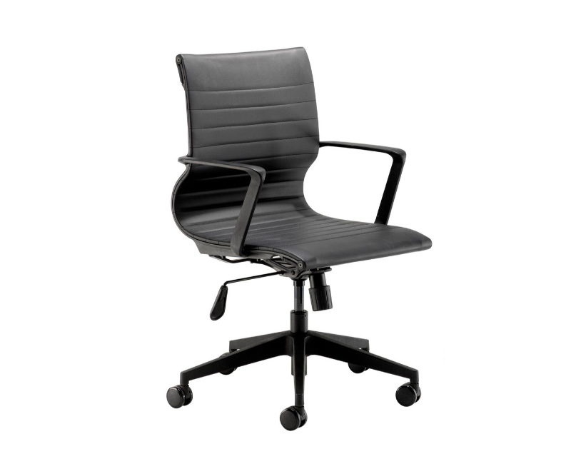 SOSA - All‑Black Executive Chair for a Sleek Professional Look 1 Sosa Executive Chair